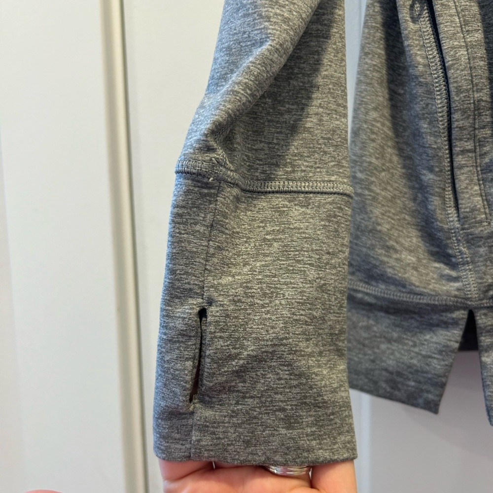 Aerie OFFLINE Gray Performance Hoodie Pullover Athletic Sweatshirt Thumbholes M - Picture 3 of 5